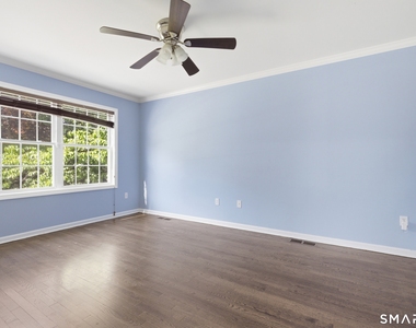 305 Sylvan Street - Photo Thumbnail 11