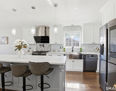 305 Sylvan Street - Photo Thumbnail 5
