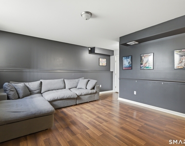 305 Sylvan Street - Photo Thumbnail 15
