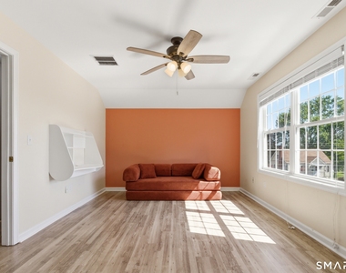 305 Sylvan Street - Photo Thumbnail 22