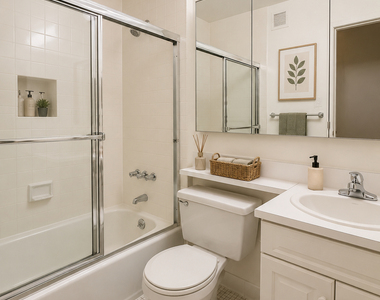 Spacious Upper East Side Studio  - Photo Thumbnail 2