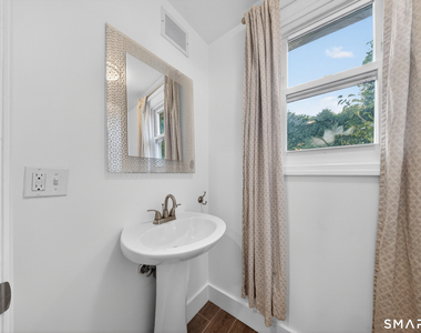 30 Noble Street - Photo Thumbnail 21