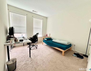 850 Main Street - Photo Thumbnail 14