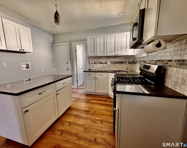 196 Russ Street - Photo Thumbnail 3