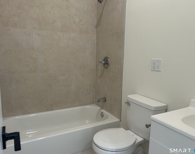 472 Main Street - Photo Thumbnail 7