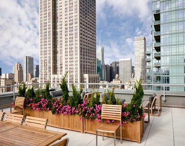 5th Avenue - Photo Thumbnail 8