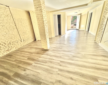 125 Hillside Avenue - Photo Thumbnail 3