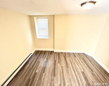 125 Hillside Avenue - Photo Thumbnail 5