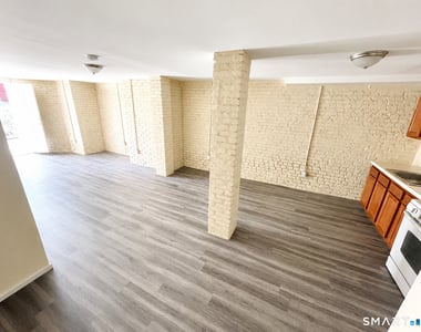 125 Hillside Avenue - Photo Thumbnail 3
