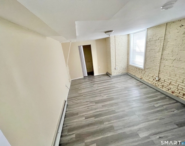 125 Hillside Avenue - Photo Thumbnail 9