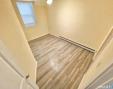125 Hillside Avenue - Photo Thumbnail 7