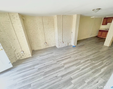 125 Hillside Avenue - Photo Thumbnail 4