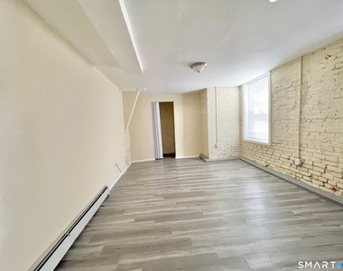 125 Hillside Avenue - Photo Thumbnail 5