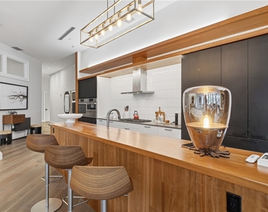 824 Liberty Ave - Photo Thumbnail 16