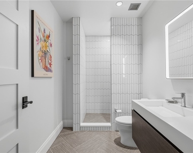 824 Liberty Ave - Photo Thumbnail 32