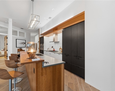 824 Liberty Ave - Photo Thumbnail 12