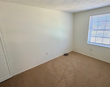 3812 Louisa St - Photo Thumbnail 19