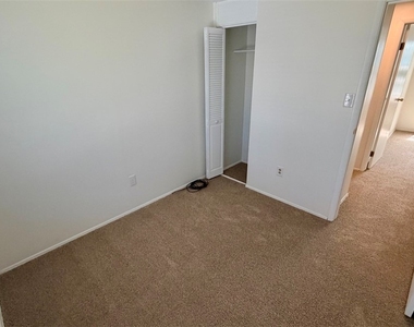 3812 Louisa St - Photo Thumbnail 22