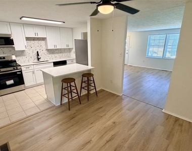 3812 Louisa St - Photo Thumbnail 5