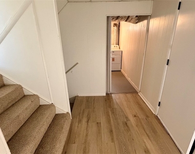 3812 Louisa St - Photo Thumbnail 11