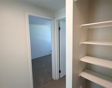 3812 Louisa St - Photo Thumbnail 13
