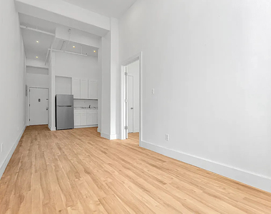 81 Willoughby Street - Photo Thumbnail 1