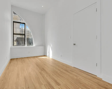 81 Willoughby Street - Photo Thumbnail 2