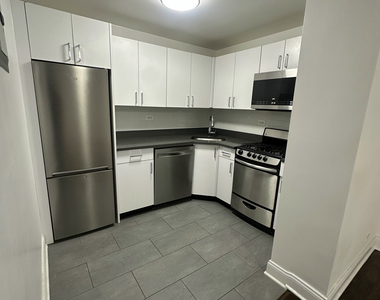 165 East 35th Street - Photo Thumbnail 2