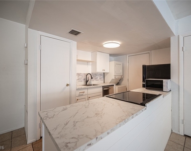 1428 Lorilyn Avenue - Photo Thumbnail 1
