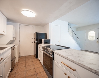 1428 Lorilyn Avenue - Photo Thumbnail 2