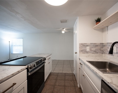 1428 Lorilyn Avenue - Photo Thumbnail 7