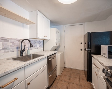 1428 Lorilyn Avenue - Photo Thumbnail 3