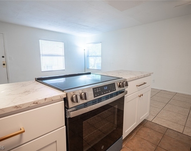 1428 Lorilyn Avenue - Photo Thumbnail 4