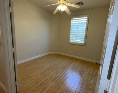 6043 Eganridge Court - Photo Thumbnail 7