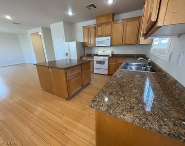 6043 Eganridge Court - Photo Thumbnail 2