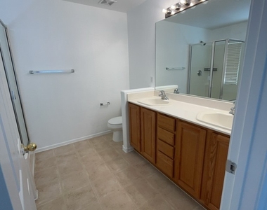 1205 Nevada Blaze Avenue - Photo Thumbnail 7