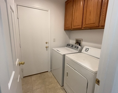 1205 Nevada Blaze Avenue - Photo Thumbnail 9