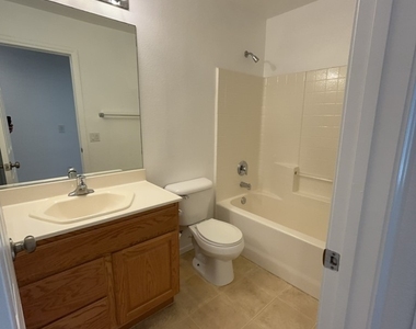 1205 Nevada Blaze Avenue - Photo Thumbnail 8