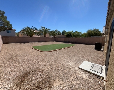 1205 Nevada Blaze Avenue - Photo Thumbnail 10