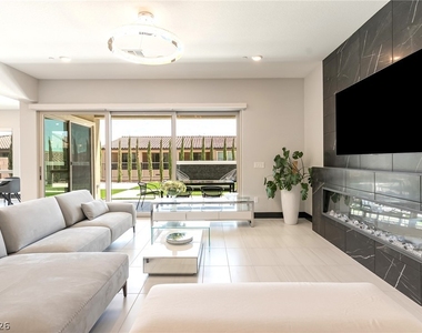 212 Carmel Sky Street - Photo Thumbnail 13