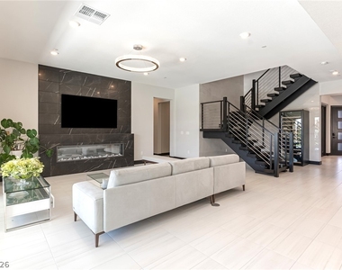 212 Carmel Sky Street - Photo Thumbnail 15
