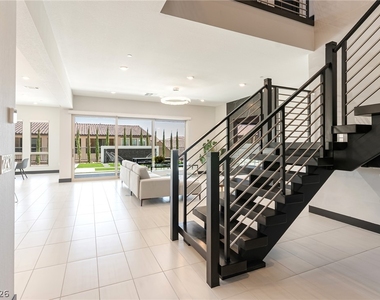 212 Carmel Sky Street - Photo Thumbnail 11