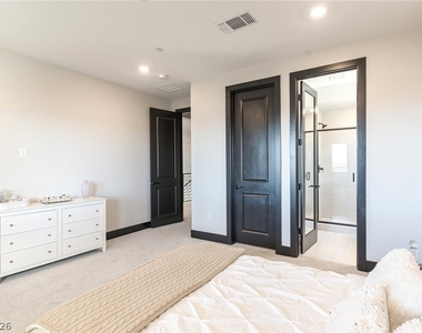 212 Carmel Sky Street - Photo Thumbnail 28