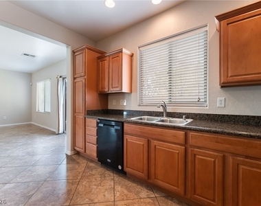 4405 Penguin Avenue - Photo Thumbnail 17