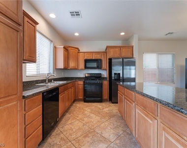 4405 Penguin Avenue - Photo Thumbnail 14