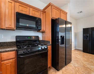 4405 Penguin Avenue - Photo Thumbnail 15