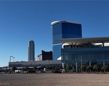 350 E Desert Inn Road - Photo Thumbnail 18