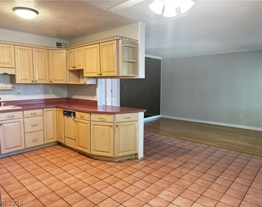 350 E Desert Inn Road - Photo Thumbnail 11