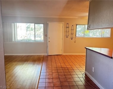 350 E Desert Inn Road - Photo Thumbnail 13