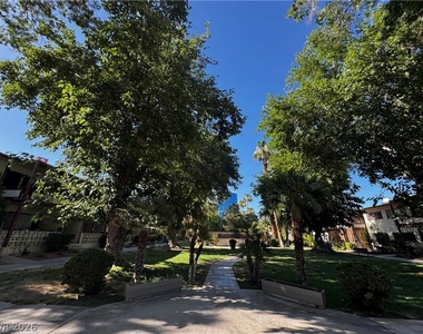 350 E Desert Inn Road - Photo Thumbnail 16